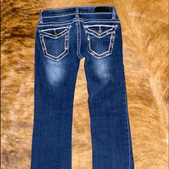 Buckle Daytrip Leo Bootcut Jeans Dark Wash - Picture 10 of 12